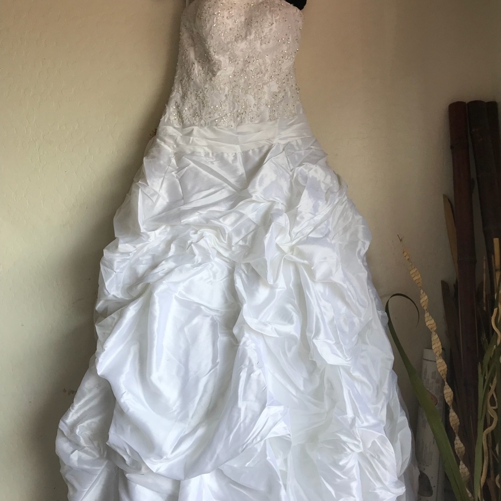 Wedding dress